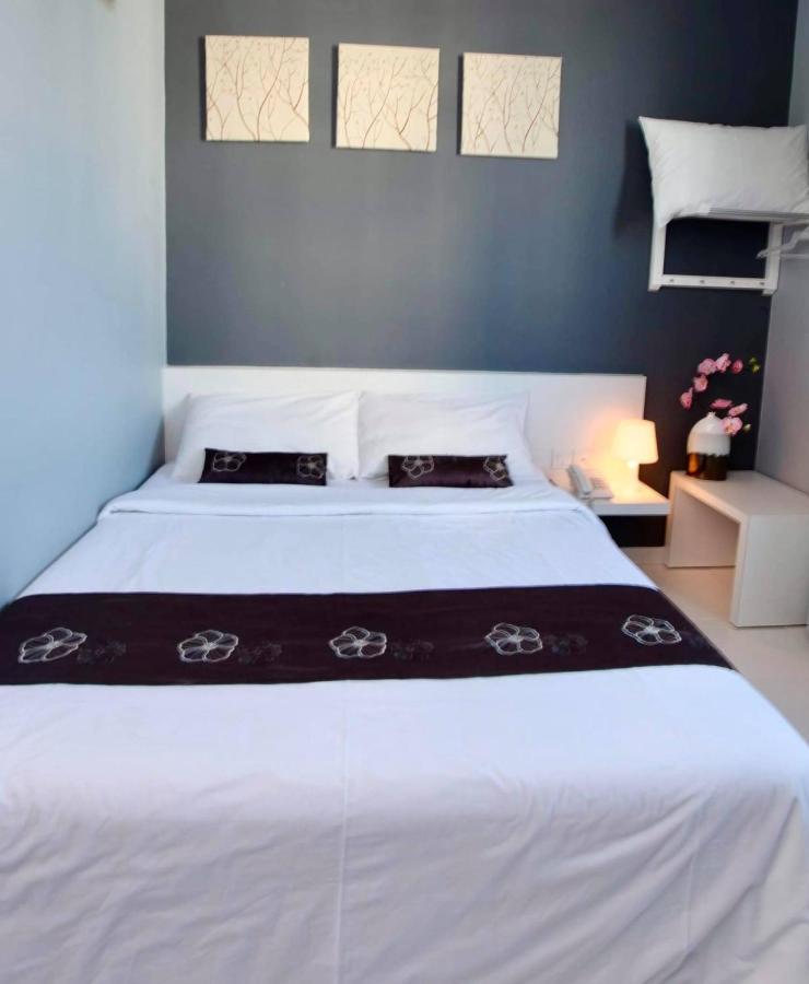 Wan Loong Hotel Pontian Kecil Zewnętrze zdjęcie