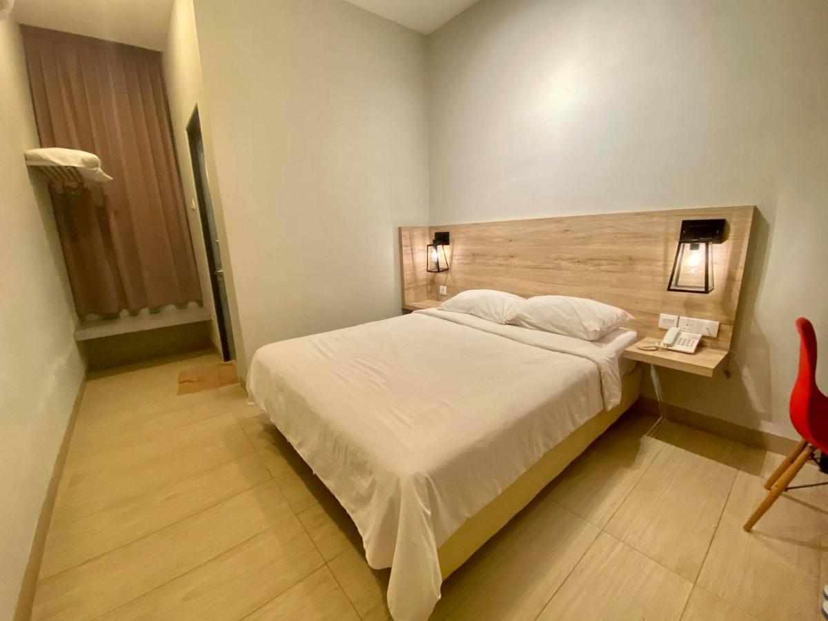 Wan Loong Hotel Pontian Kecil Zewnętrze zdjęcie